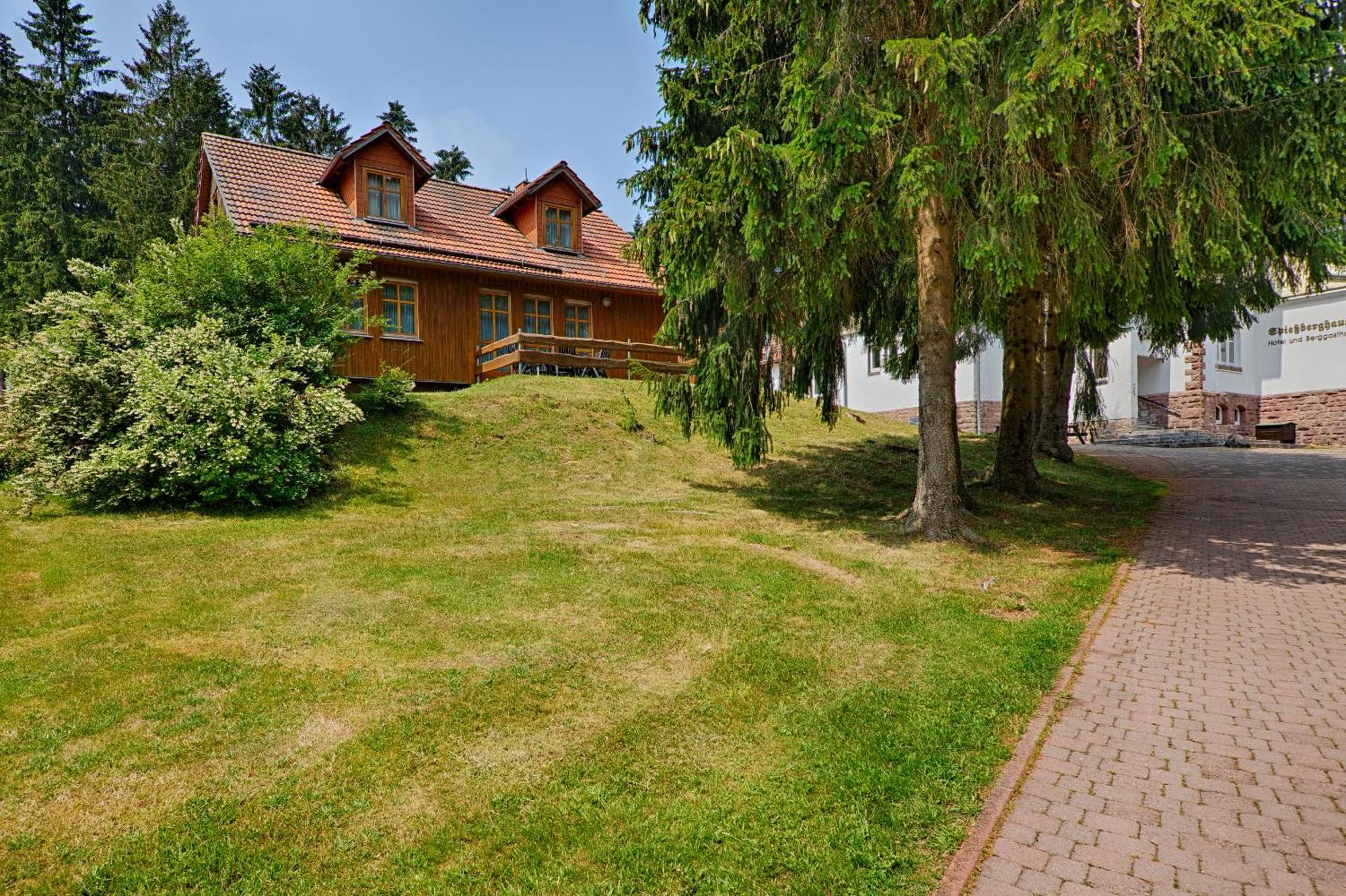 Hotel Und Berggasthof Spiessberghaus Friedrichroda Exterior foto